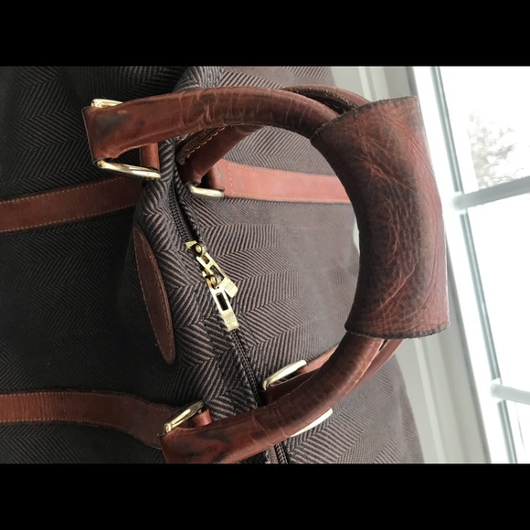 The French Company Duffel Bag in Herringbone Pattern with accessories - Picture 13 of 17